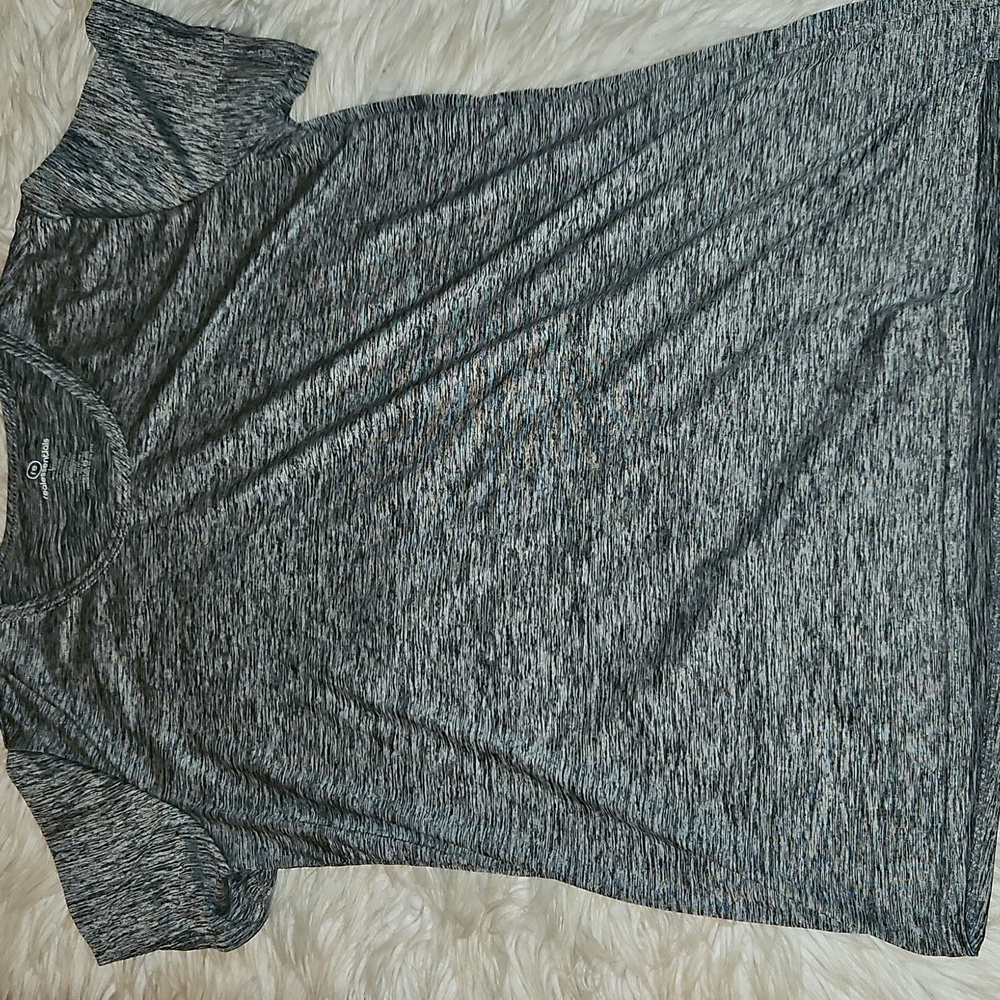 Real Essentials Lightweight Gray T-Shirt – Size Large